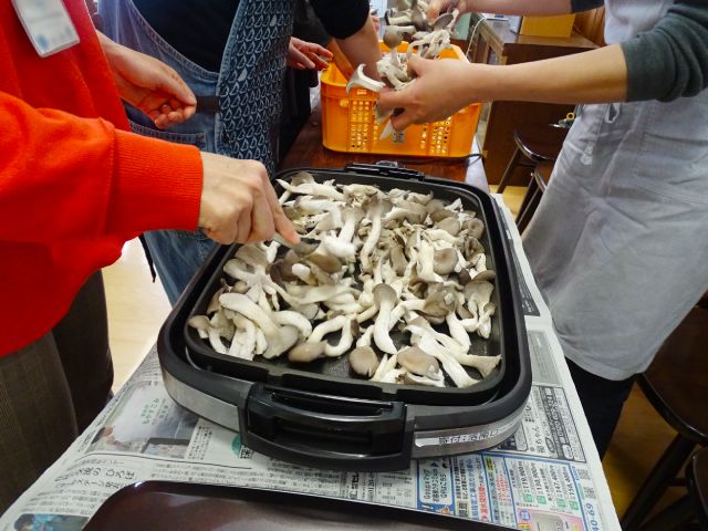 近衛中PTA×RE:ARTH「コーヒーかすがキノコに変身？」